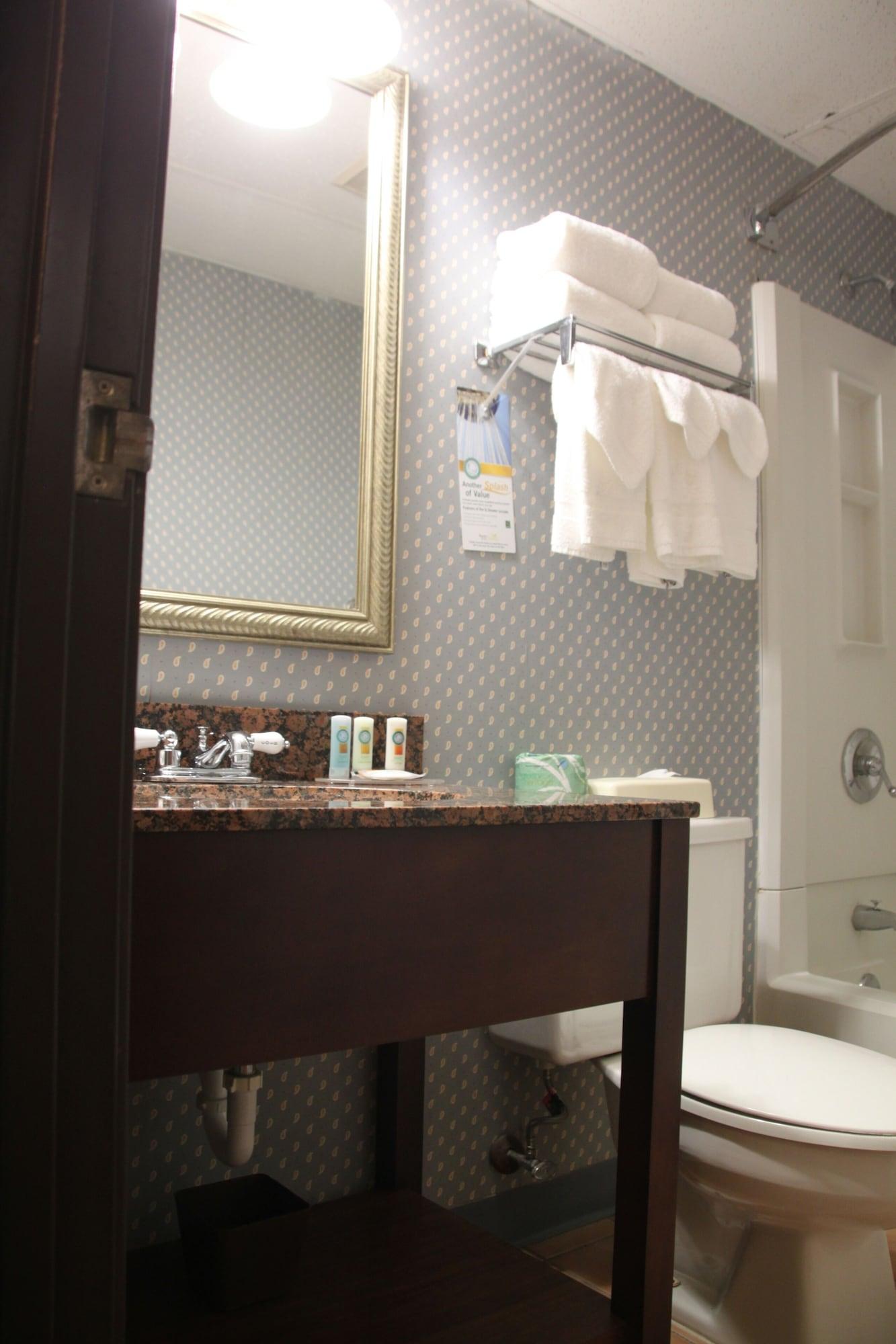 Quality Inn Cortland - University Area Buitenkant foto