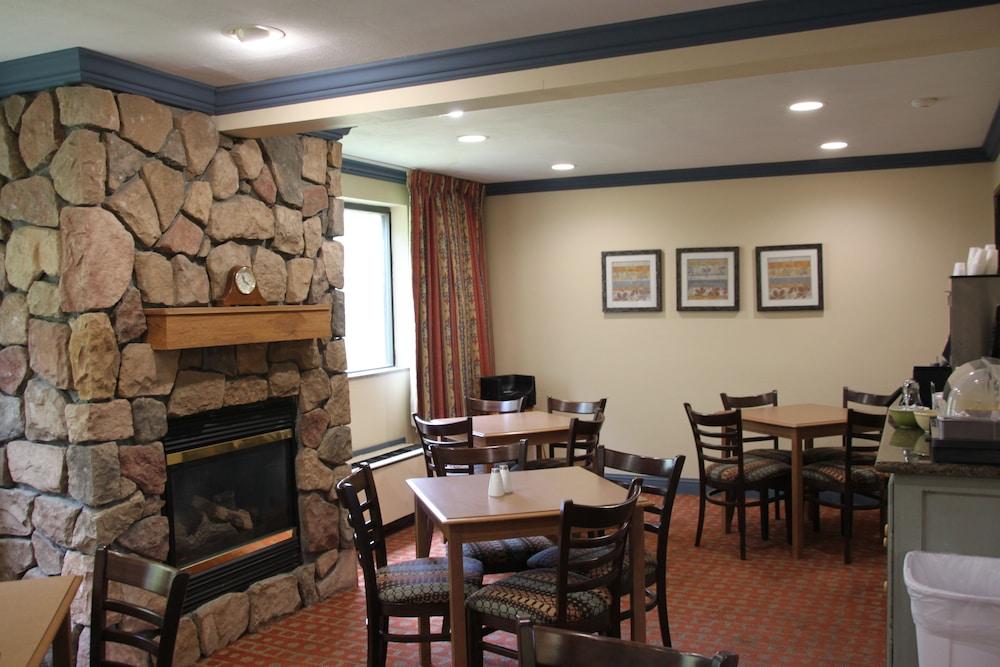 Quality Inn Cortland - University Area Buitenkant foto