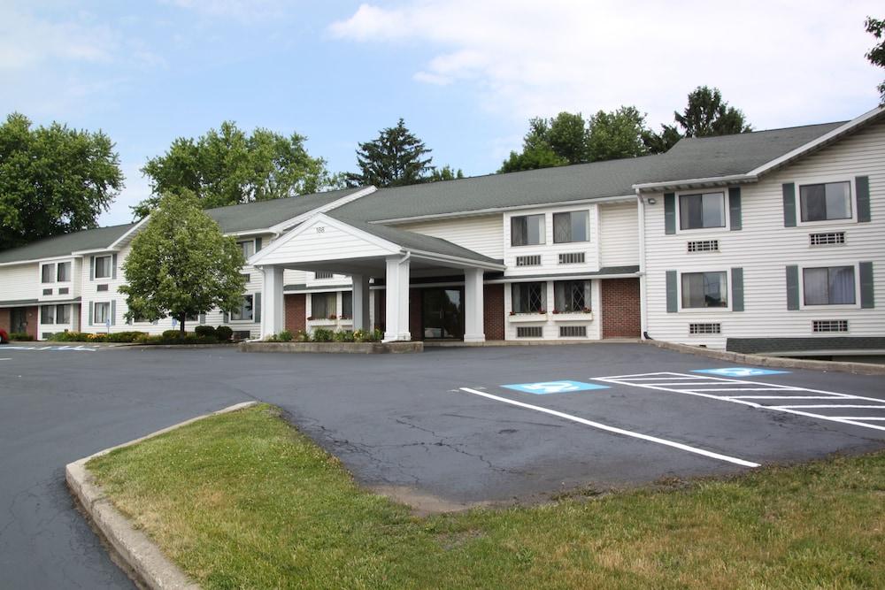 Quality Inn Cortland - University Area Buitenkant foto