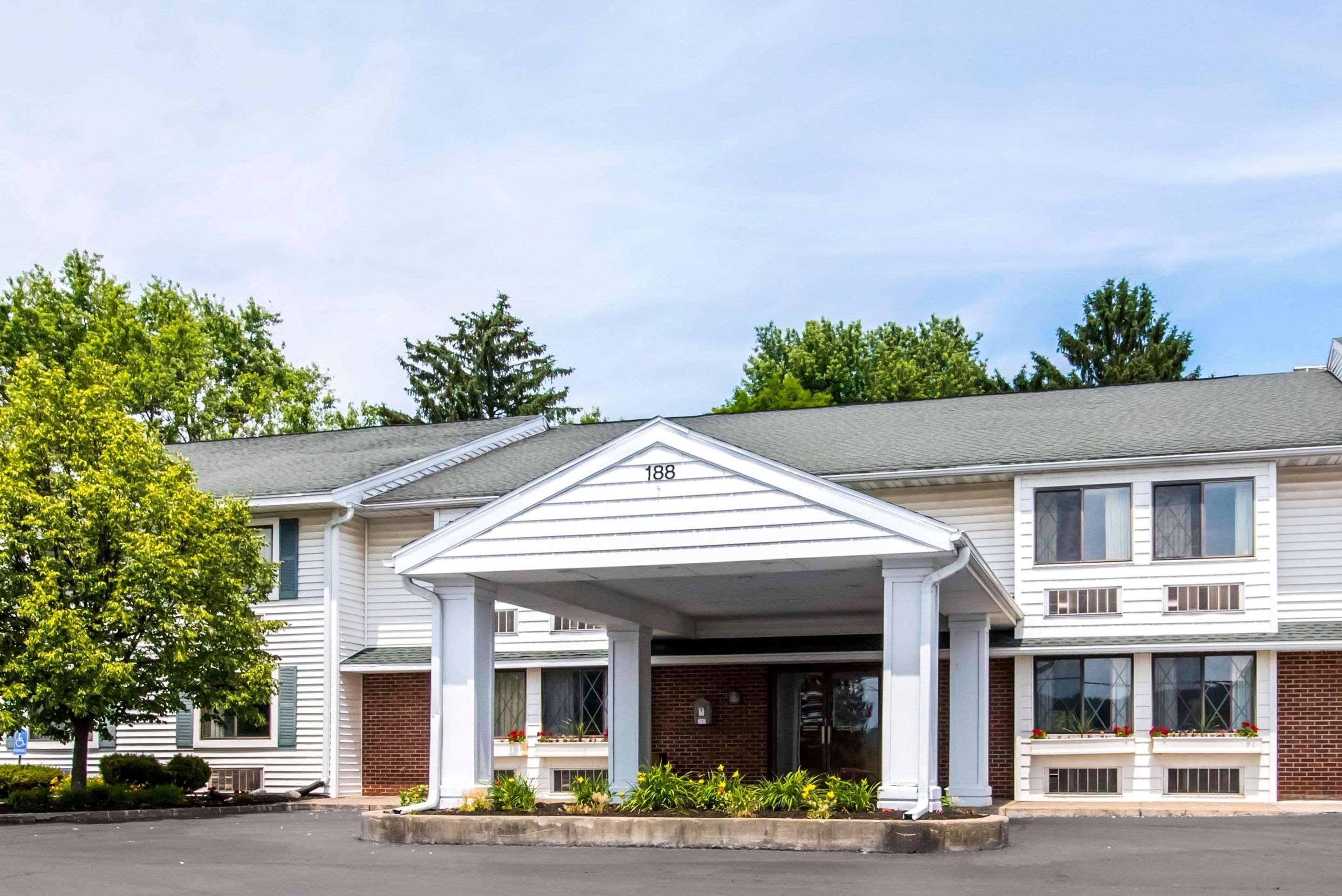 Quality Inn Cortland - University Area Buitenkant foto