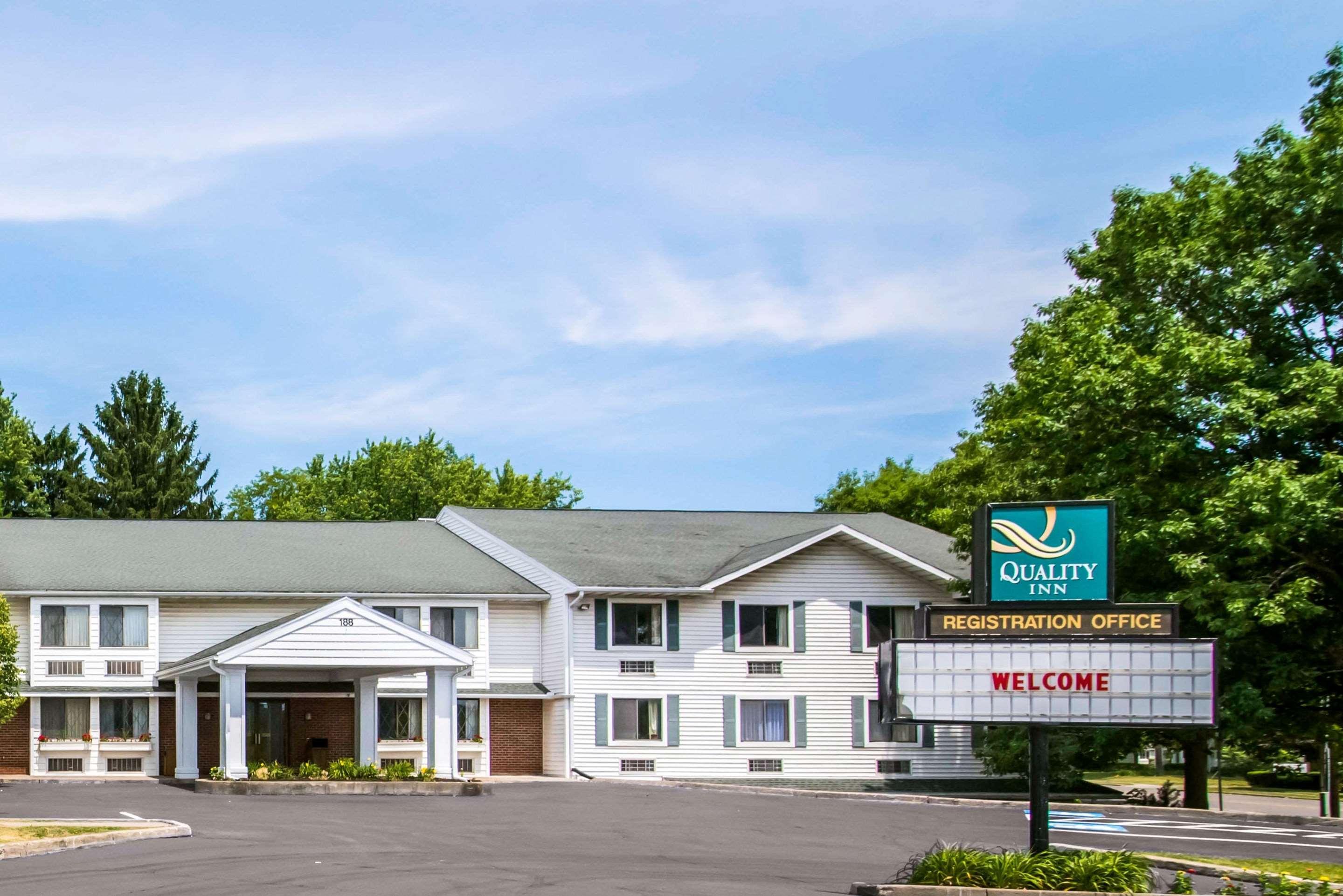 Quality Inn Cortland - University Area Buitenkant foto