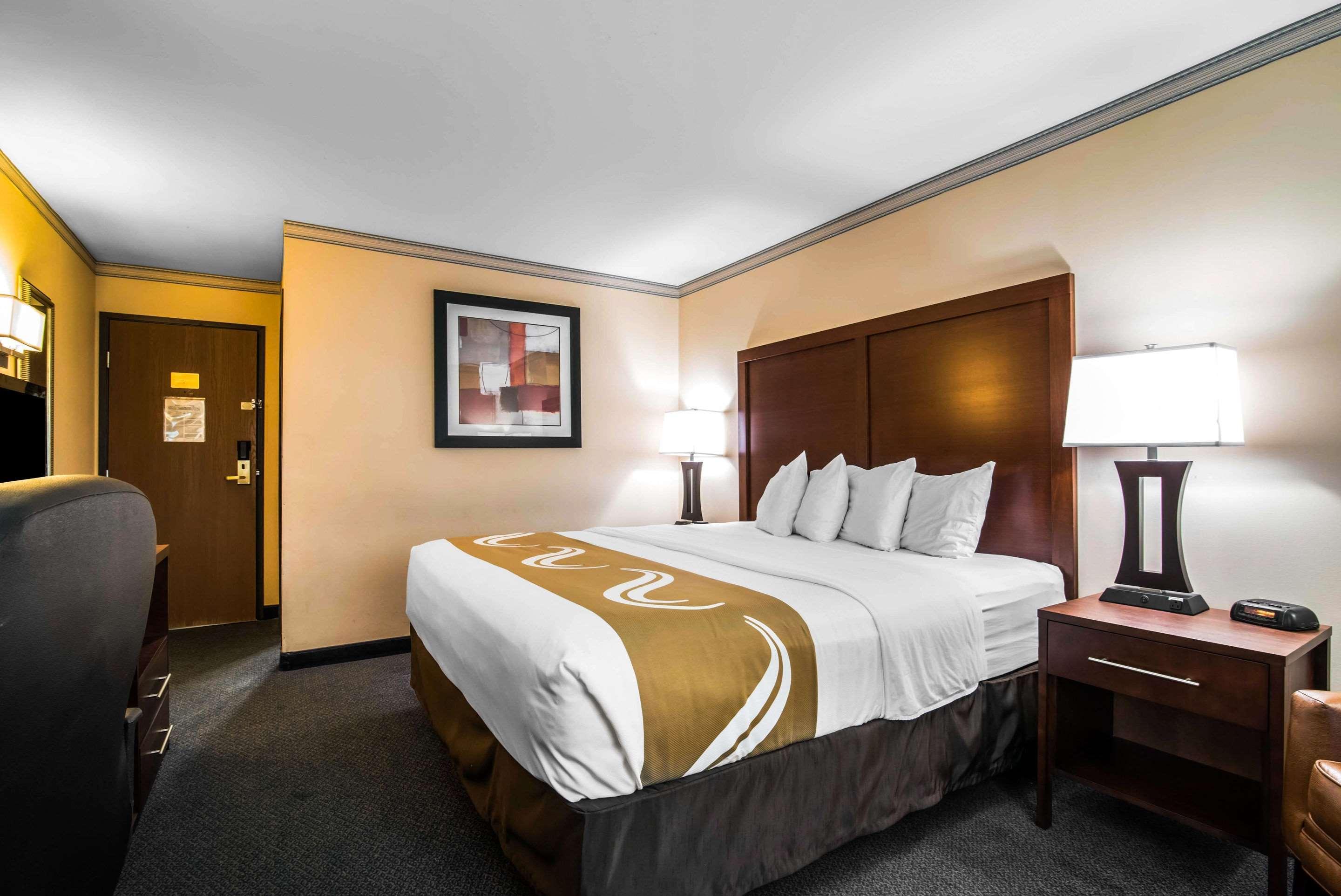 Quality Inn Cortland - University Area Buitenkant foto